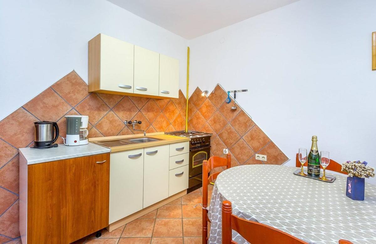 Apartments Dragica Valbandon Exterior photo