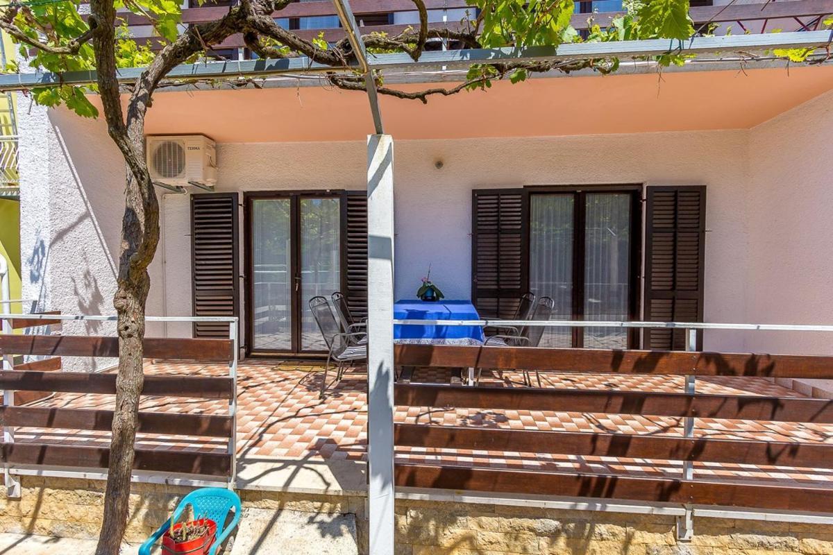 Apartments Dragica Valbandon Exterior photo